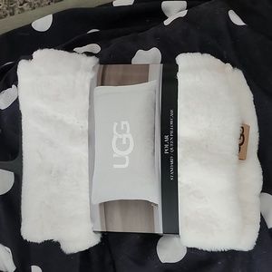 Ugg  polar standard/ queen pillowcase